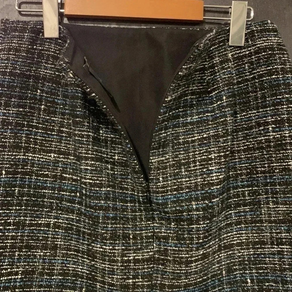 Ann Taylor skirt 4P - Picture 5 of 7
